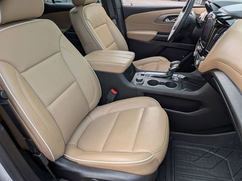 Used 2023 Chevrolet Traverse Premier image 31