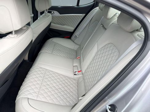 Used 2022 Genesis G70 3.3T image 14