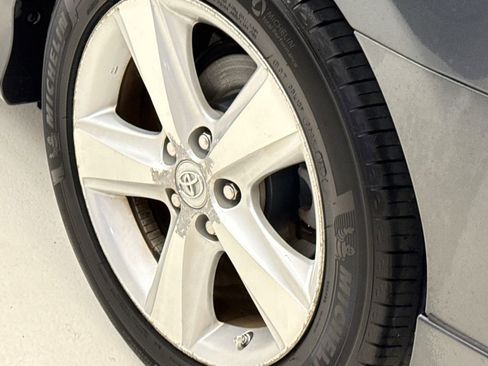 Used 2010 Toyota Camry SE FWD image 11