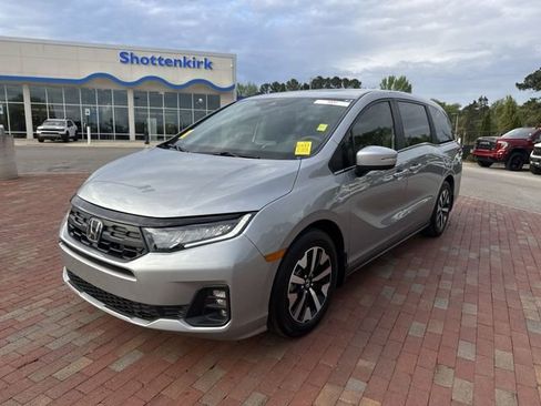 Certified 2025 Honda Odyssey EX-L image 1