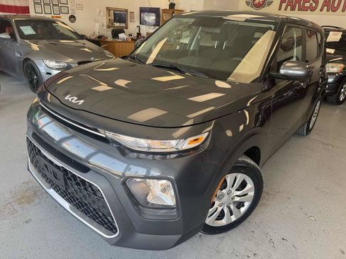 Used 2022 Kia Soul LX FWD image 6