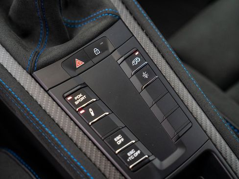 Certified 2025 Porsche 718 Cayman GT4 RS image 22