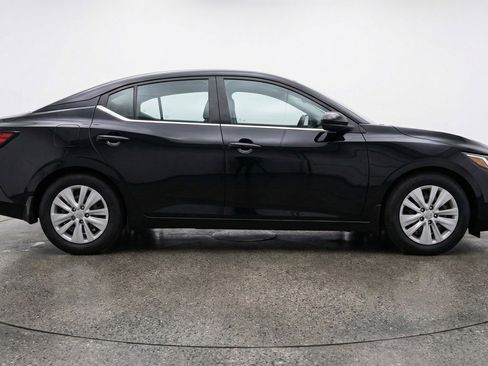 Used 2025 Nissan Sentra S FWD image 11