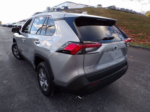 Used 2022 Toyota RAV4 XLE image 12