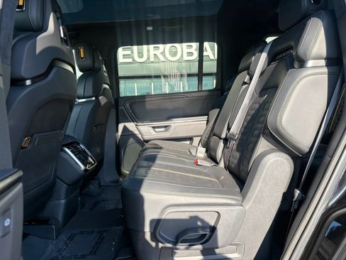 Used 2025 Rivian R1S Adventure AWD/4WD image 10