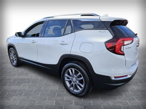 Used 2024 GMC Terrain SLT image 5