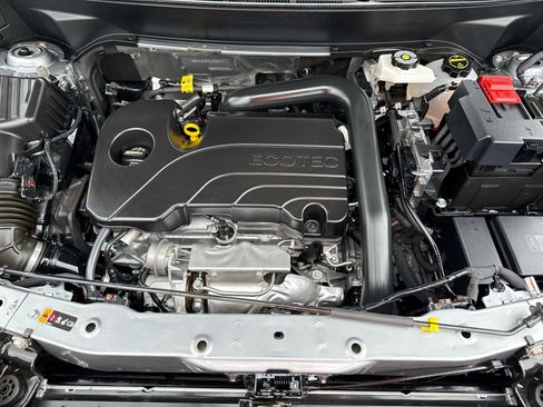 Used 2025 Chevrolet Equinox ACTIV w/ Safety and Technology Package image 18