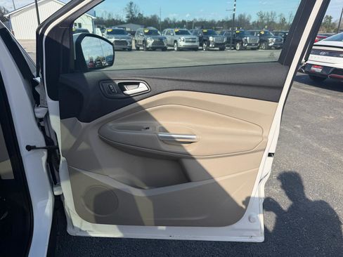 Used 2019 Ford Escape Titanium image 20