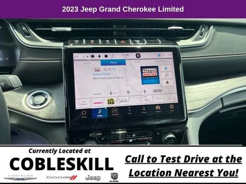 Used 2023 Jeep Grand Cherokee Limited w/ Trailer Tow Prep Group (B) AWD/4WD image 17