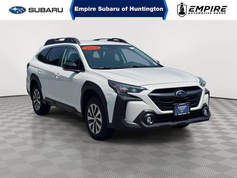 Used 2023 Subaru Outback Premium AWD/4WD image 1