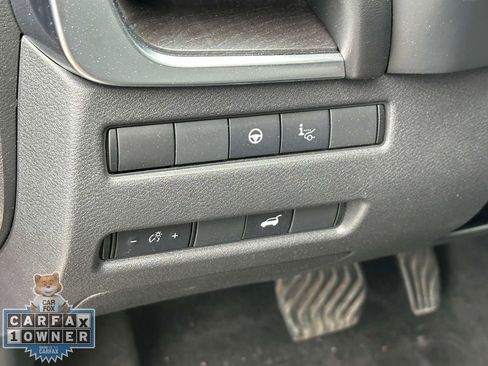Used 2022 Nissan Rogue Platinum w/ Head-Up Display Package AWD/4WD image 23