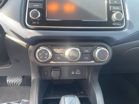 Used 2025 Nissan Versa SV image 17