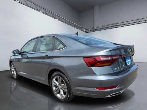 Used 2019 Volkswagen Jetta R-Line w/ R-Line Cold Weather Package FWD image 5