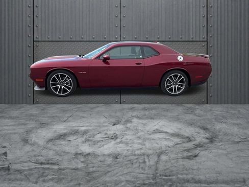 Used 2022 Dodge Challenger R/T w/ Plus Package RWD image 4