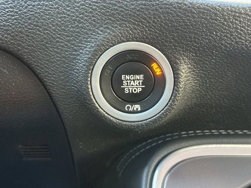 Used 2021 Dodge Challenger SXT RWD image 21