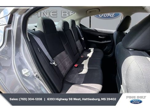 Used 2025 Nissan Sentra SR FWD image 20