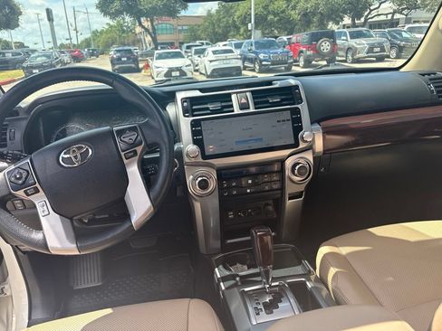 Used 2017 Toyota 4Runner Limited RWD image 18