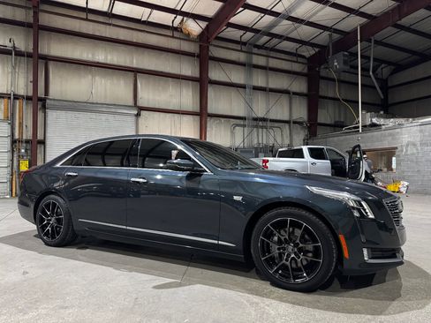 Used 2018 Cadillac CT6 Platinum image 3