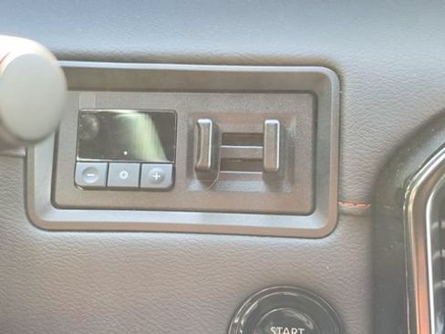Used 2025 Nissan Armada PRO-4X AWD/4WD image 11