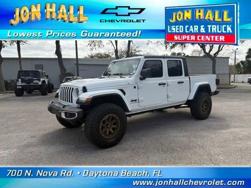 Used 2023 Jeep Gladiator Sport image 2