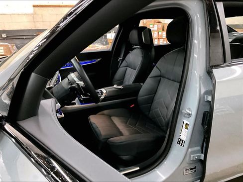 Certified 2025 BMW 760i xDrive AWD/4WD image 27