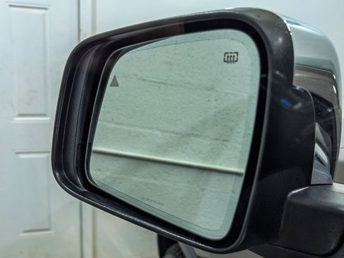 Used 2021 Jeep Grand Cherokee Limited image 12