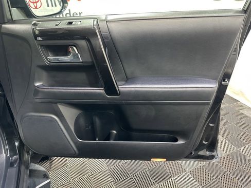 Used 2020 Toyota 4Runner Venture w/ Moonroof Package image 11