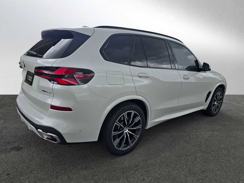 Used 2025 BMW X5 xDrive40i AWD/4WD image 3