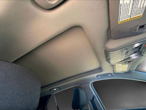 Used 2021 Chevrolet Equinox LT image 25