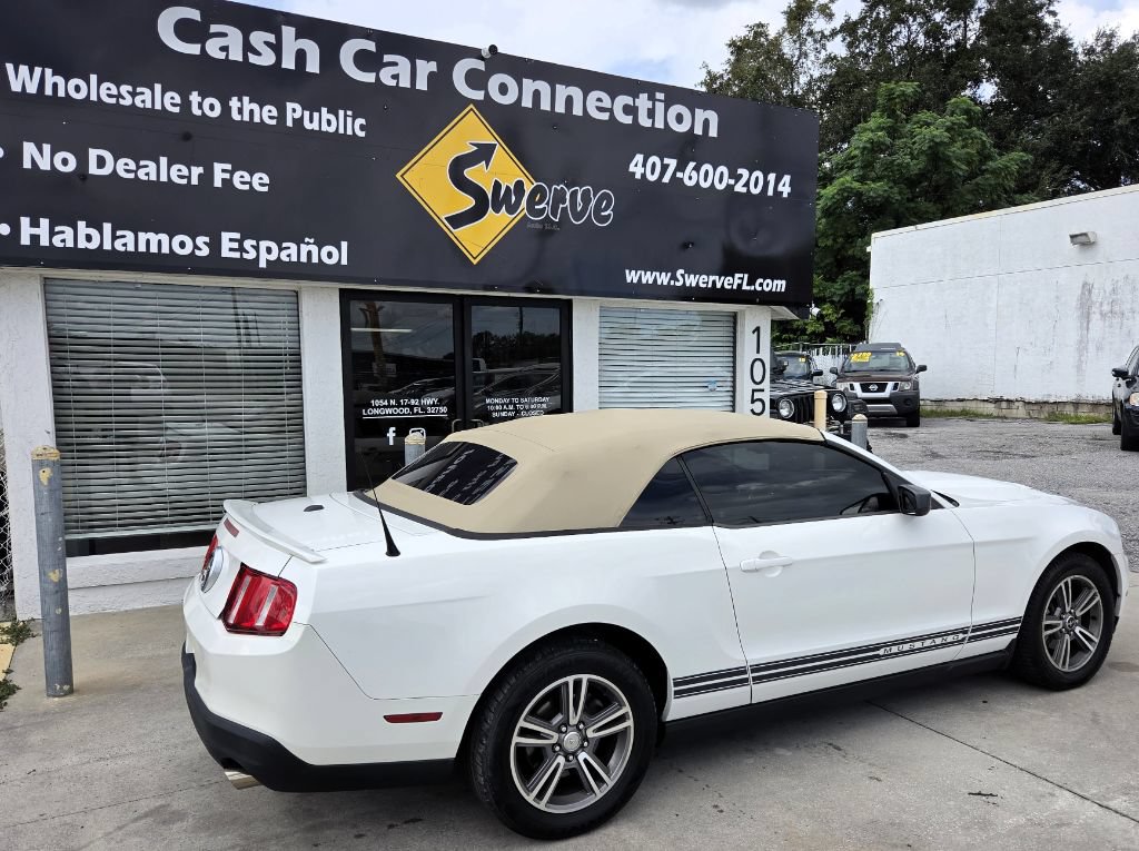 Used 2010 Ford Mustang Convertible RWD image 7