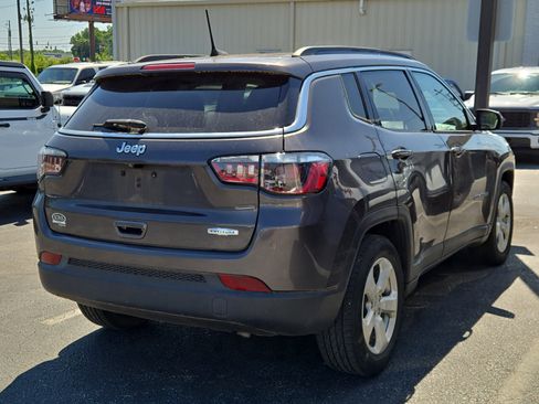 Used 2021 Jeep Compass Latitude w/ Sun and Sound Group FWD image 3