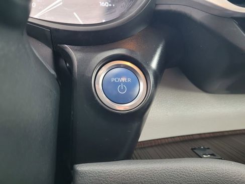 Used 2024 Toyota Sienna XLE image 17