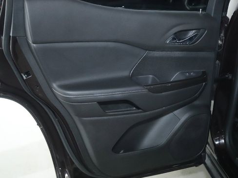 Used 2021 GMC Acadia SLT w/ Preferred Package image 13