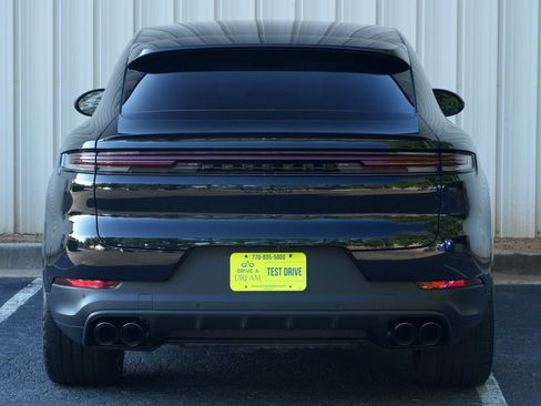 Used 2025 Porsche Cayenne Coupe AWD/4WD image 57