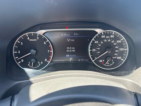 Used 2024 Nissan Altima 2.5 SV FWD image 12