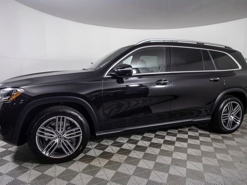 Used 2025 Mercedes-Benz GLS 450 4MATIC image 7