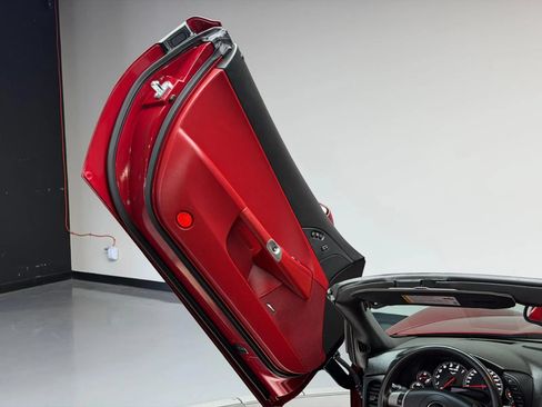 Used 2009 Chevrolet Corvette Convertible w/ Preferred Equipment Group RWD image 18