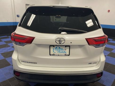Used 2017 Toyota Highlander SE AWD/4WD image 25