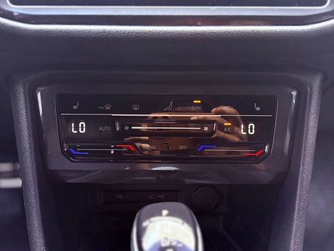 Used 2022 Volkswagen Tiguan SE R-Line image 13