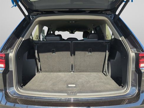 Used 2025 Volkswagen Atlas SE image 46