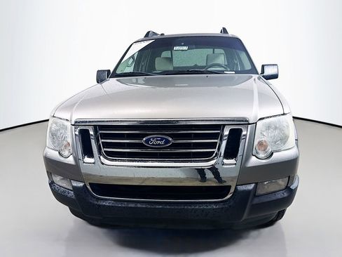 Used 2008 Ford Explorer Sport Trac XLT AWD/4WD image 2