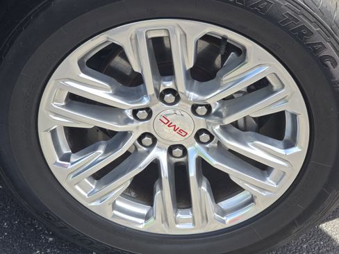 Used 2022 GMC Yukon XL SLT RWD image 3