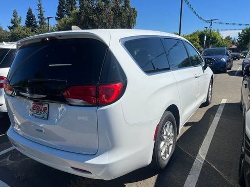 Used 2024 Chrysler Voyager LX FWD image 6