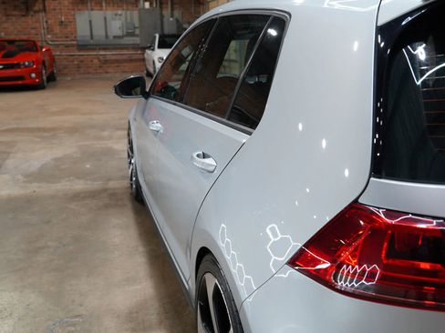 Used 2015 Volkswagen GTI SE image 25