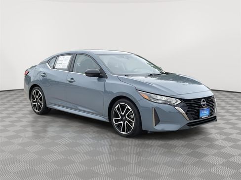 Used 2024 Nissan Sentra SR FWD image 5