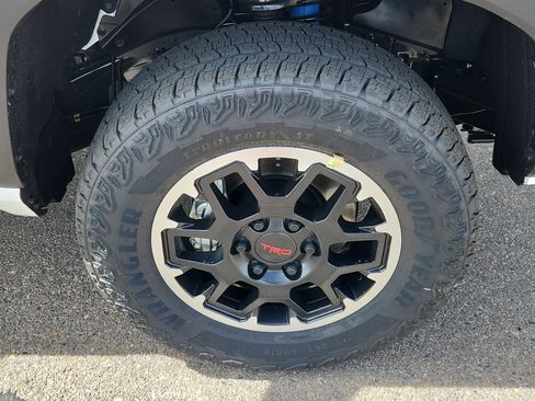 New 2026 Toyota Tacoma TRD Off-Road w/ TRD Off Road Premium Package AWD/4WD image 14