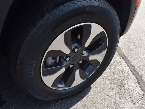 Used 2023 Jeep Grand Cherokee 4WD 4xe image 9