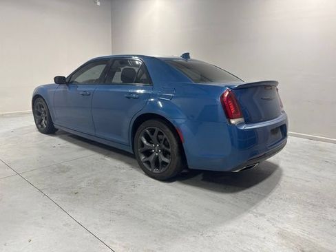 Used 2020 Chrysler 300 Touring w/ Sport Appearance Package RWD image 8