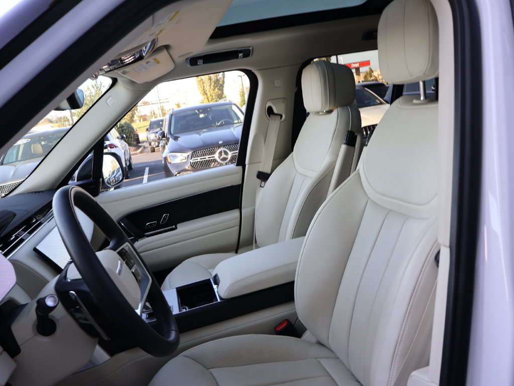 Used 2024 Land Rover Range Rover SE AWD/4WD image 17