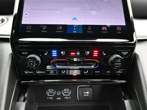 Used 2025 Jeep Grand Cherokee Limited 4xe image 27